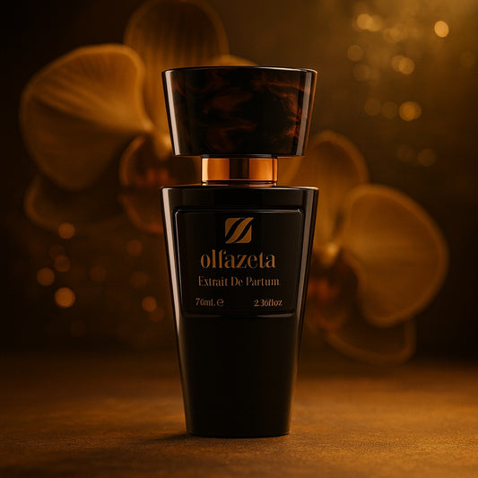 Night Flower von Olfazeta: schwarzer Flakon vor goldenen Lichtreflexen